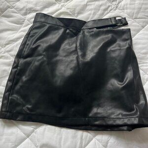 Faux Leather mini skirt - super cute moto vibes!